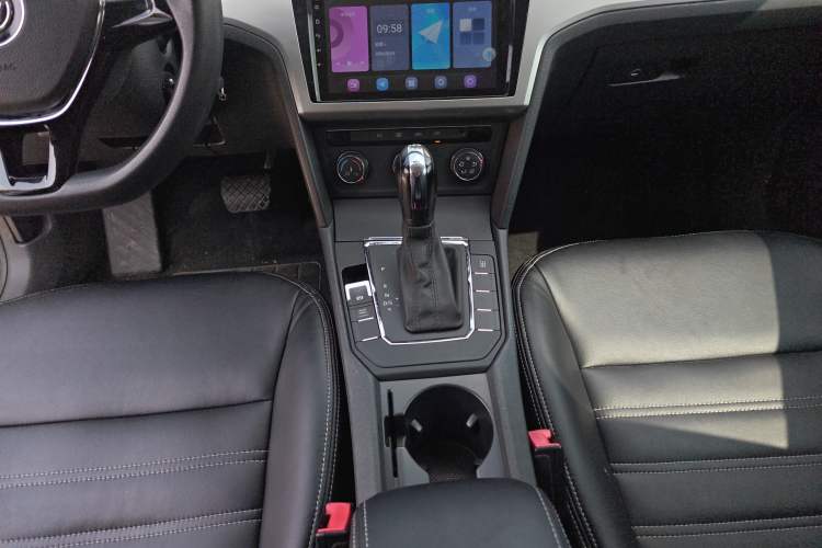 Used Volkswagen Lamando 2015 230TSI DSG Fashion Edition