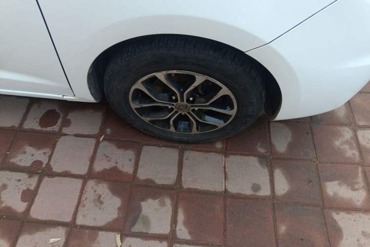 Used CHANGAN KAICHENG Oushang A600 2017 1.5L Manual Standard Edition Right Front Wheel Hub