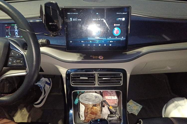 Used BYD Qin PLUS 2021 EV 500KM Luxury Model Audio And AC Panel