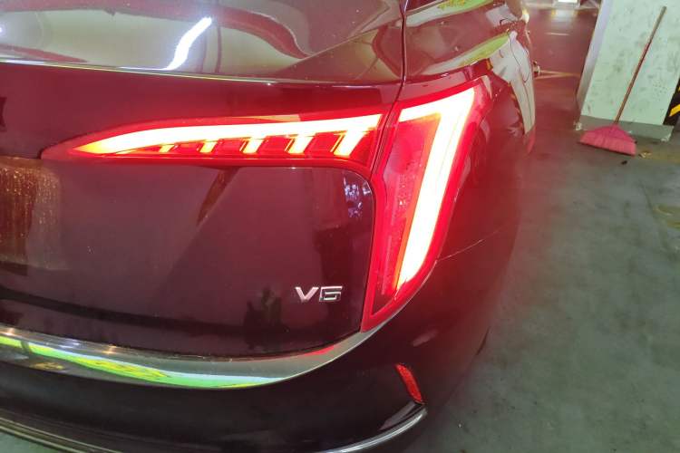 Used Hongqi E-QM5 2022 431 km Charge & Enjoy Edition Right Rear Taillight