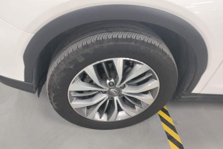 Used GAC Trumpchi GS8 2017 320T Two-Wheel Drive Luxury Smart Connectivity Version (7 Seats)