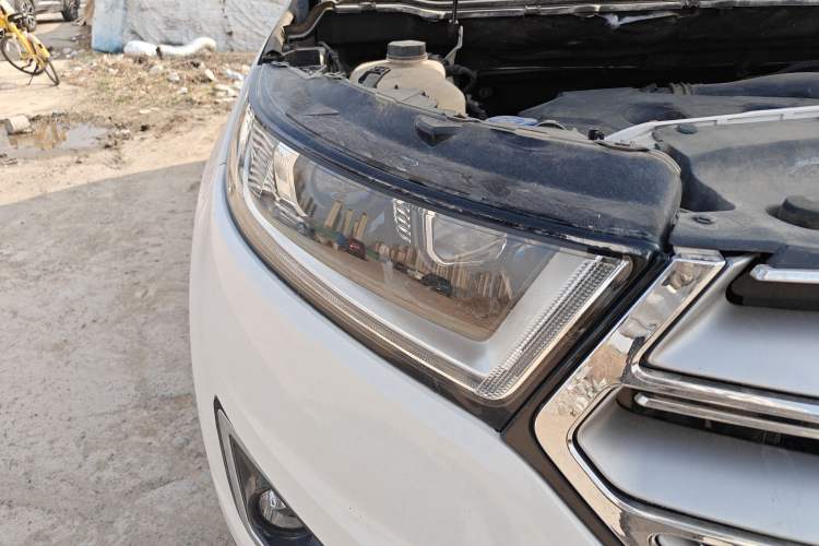 Used Ford Edge 2016 EcoBoost 245 Four-Wheel Drive Titanium Edition 7-Seater
