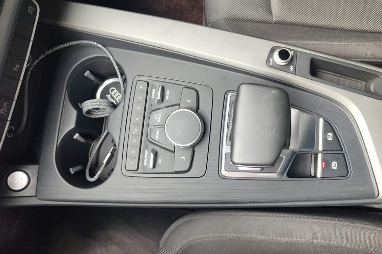 Used Audi A4L 2019 40 TFSI Ambition China VI