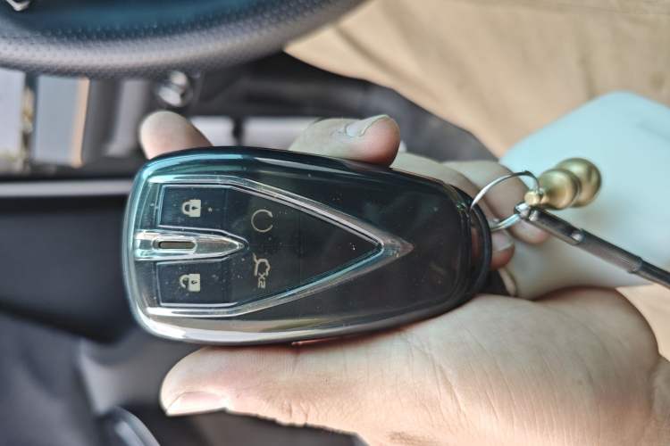 Used CHANGAN OSHAN X7 PLUS 2023 Enjoy Edition 1.5T Automatic Smart Edition 7-Seater Vehicle Key