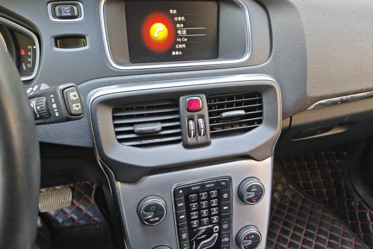 Used Volvo V40 2017 T3 Zhiya Edition Audio And AC Panel