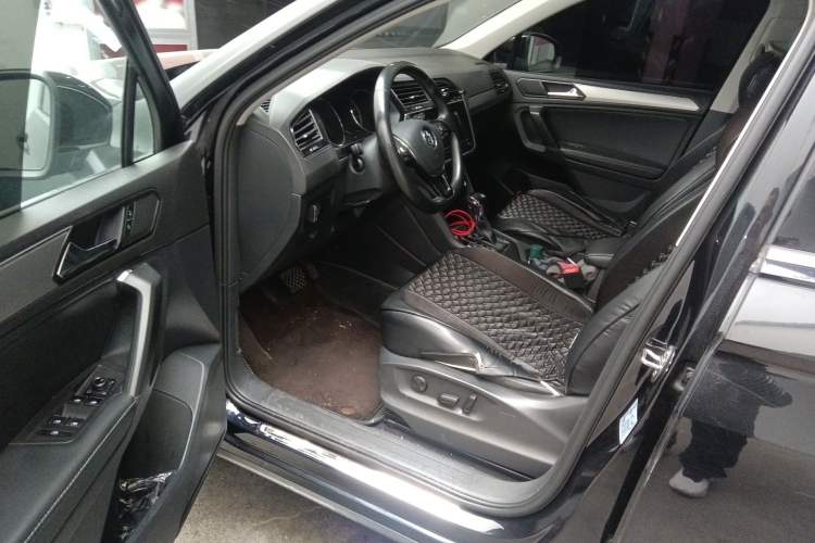 Used Volkswagen Tiguan L 2018 Facelift 330TSI Automatic Two-Wheel Drive Luxury Edition Driver Seat