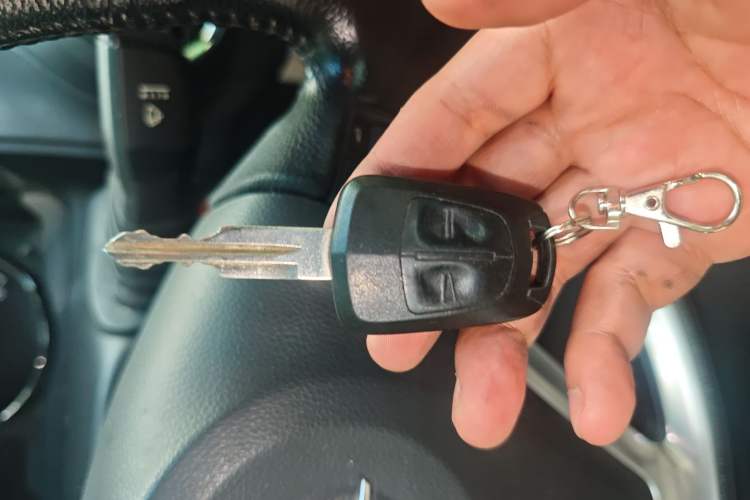 Used Opel Antara 2011 2.4 Luxury Two-Wheel-Drive Version
