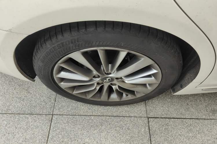 Used Infiniti Q50L 2018 2.0T Enjoyment Version China VI Standard
