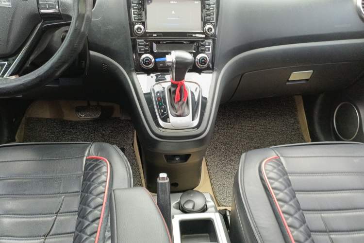 Used Haval H6 2016 Upgraded Model 1.5T Automatic Two-Wheel Drive Prestige Version