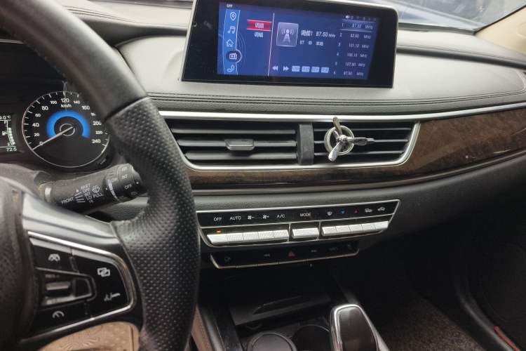 Used Dongfeng Fengon 580 2017 1.5T CVT Smart Style Model
