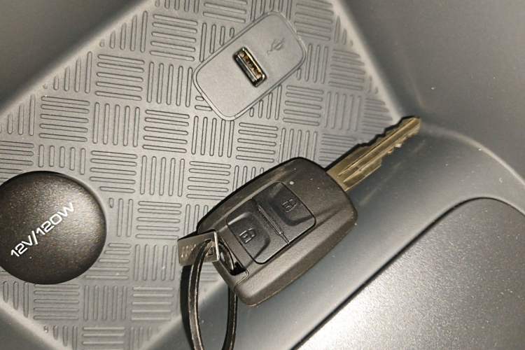 Used Wuling Hongguang New Energy 2024 All-Electric Model 300KM Standard Version Interior 1