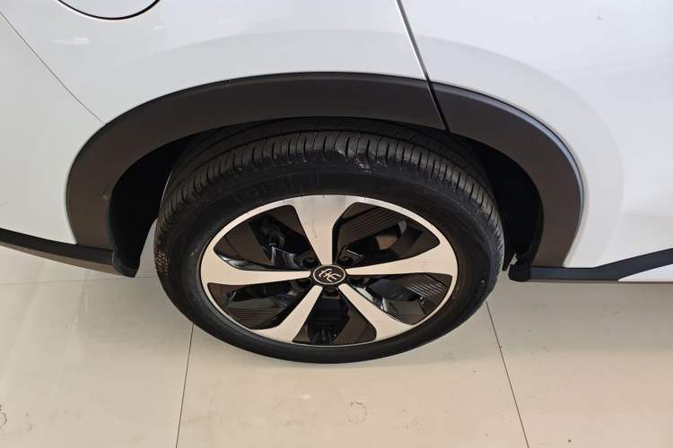 Used BYD Song PLUS New Energy 2021 DM-i 110KM Flagship PLUS Right Rear Wheel Hub