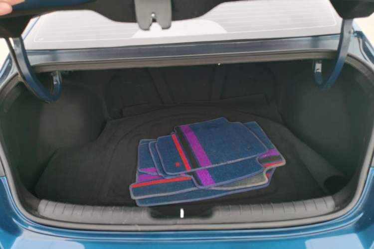 Used Hyundai Elantra 2021 1.5L CVT LUX Prestige Edition Trunk