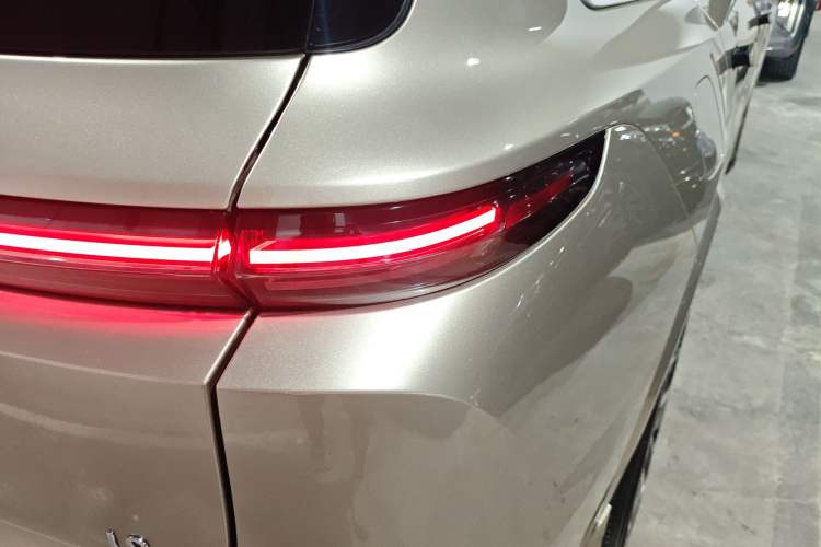 Used Li Auto L9 2022 Max model Right Rear Taillight