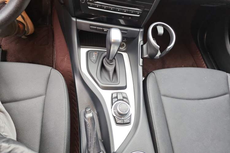 Used BMW X1 2013 sDrive18i Leading Model Gear Lever