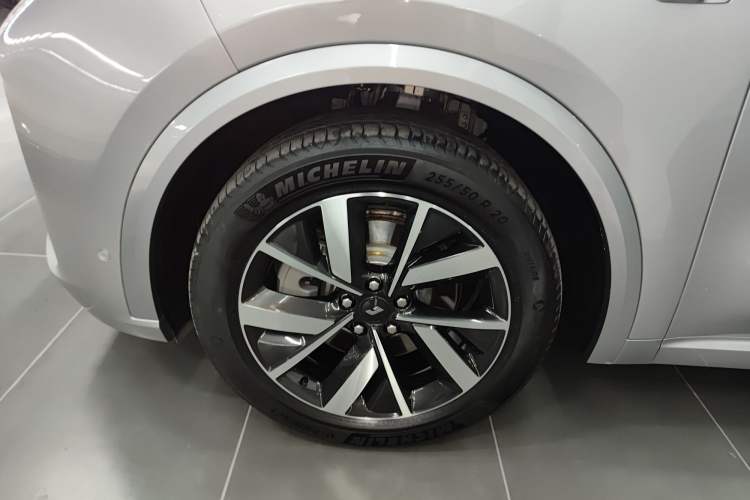 Used Li Auto L8 2023 Pro Model
