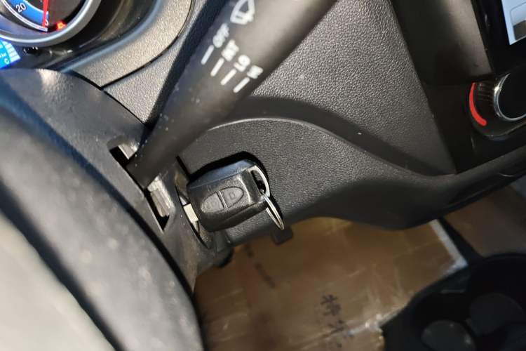 Used CHANGAN KAICHENG Ruixing M60 2019 1.5L Standard Version China VI Van with 5 Seats DAM15KR