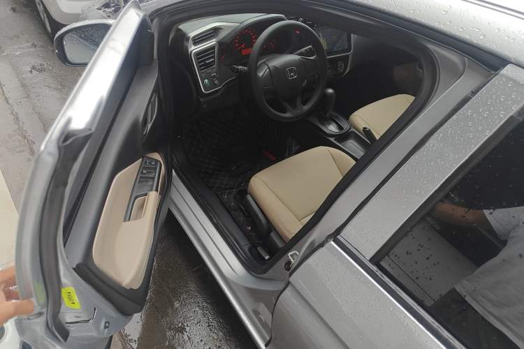 Used Honda City 2015 1.5L CVT Comfort Version Driver Seat