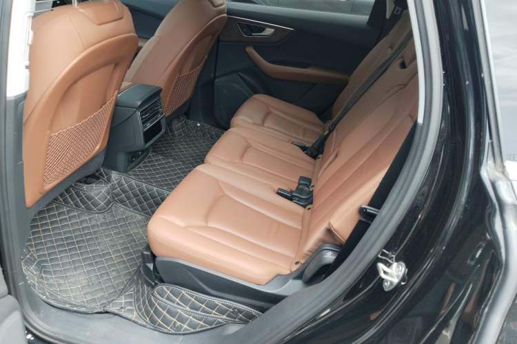 Used Audi Q7 2021 45 TFSI quattro S line Sport model Left Rear Seat