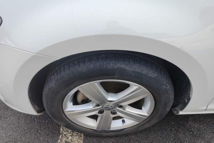 Used Volkswagen Golf 2016 230TSI Automatic Comfort Version Left Front Wheel Hub