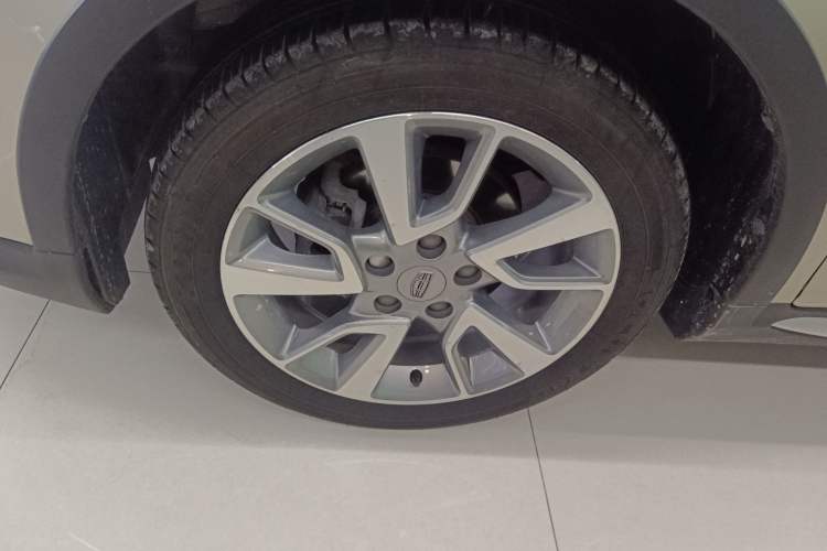 Used Geely Auto Vision S1 2018 1.5L CVT Fongchi Model Left Front Wheel Hub