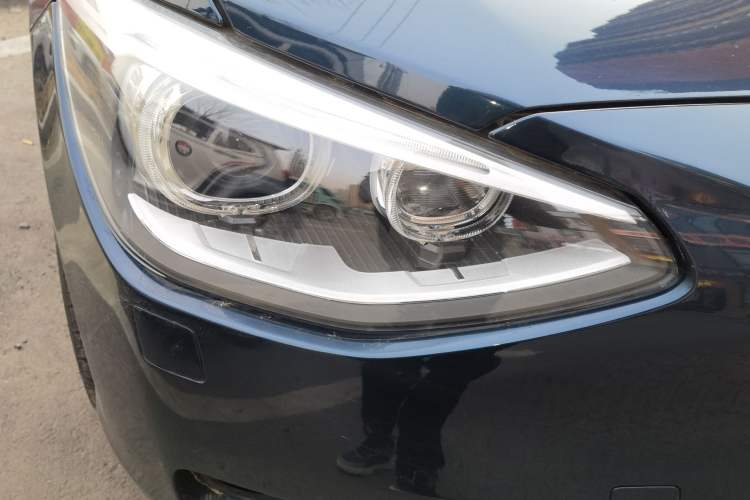 Used BMW 1 Series 2013 Facelifted 118i Leading Edition Right Front Headlight