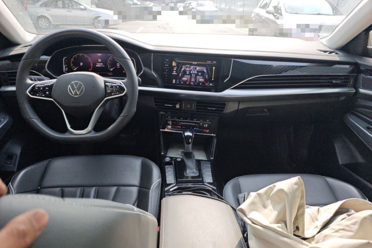 Used Volkswagen Passat 2024 380TSI Dragon Edition Center Console