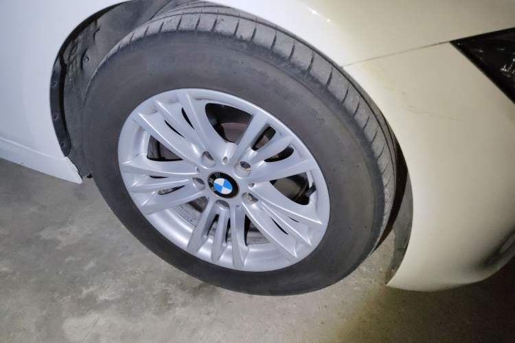 Used BMW 3 Series 2014 320Li Fashion Model
