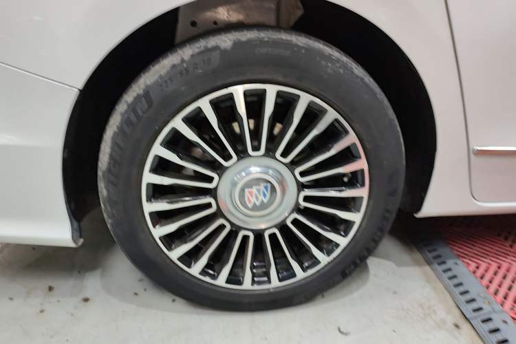 Used Buick GL8 2018 ES 28T Comfort Model China VI Standard