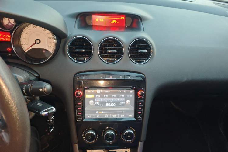 Used Peugeot 408 2013 2.0L Automatic Comfort Edition Audio And AC Panel