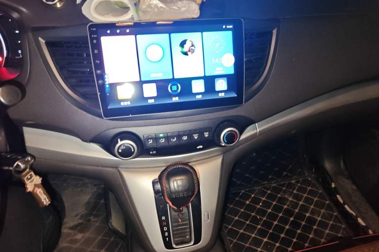 Used Honda CR-V 2012 2.0L two-wheel drive urban version
