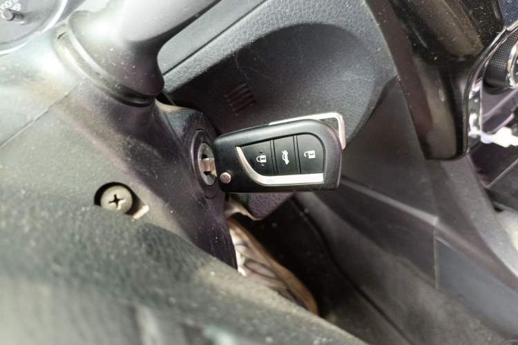 Used Toyota Corolla 2017 Revised Version 1.2T S-CVT GL Vehicle Key