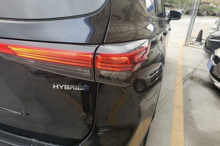 Used Toyota Highlander 2022 Dual-Engine 2.5L Two-Wheel Drive Prestige Edition 7-Seater Exterior 3