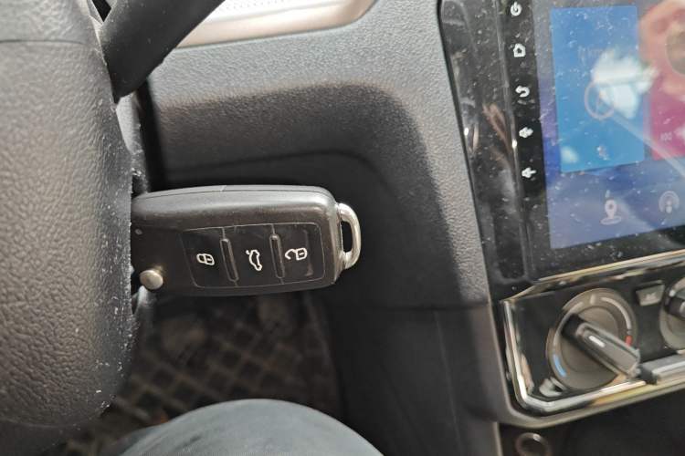 Used Volkswagen Jetta 2017 1.5L Manual Comfort Model Vehicle Key