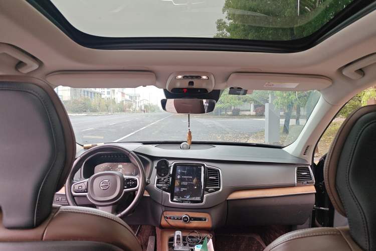 Used Volvo XC90 New Energy 2019 E-Drive Hybrid T8 Prestige 7-Seater China VI Standard Headliner