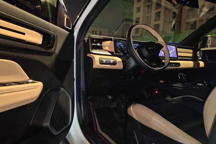 Used Geely Auto icon 2023 1.5TD Chocolate Smoothie Edition
