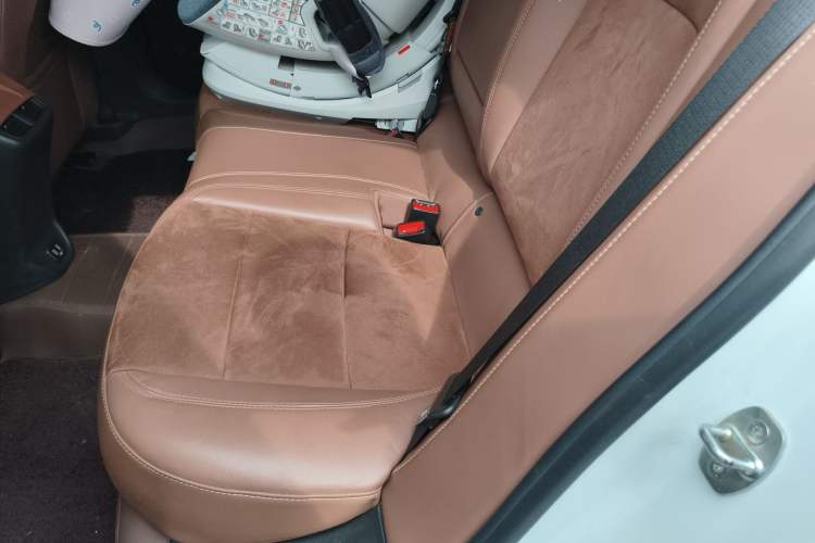 Used Buick Regal 2020 552T Luxury Version Left Rear Seat