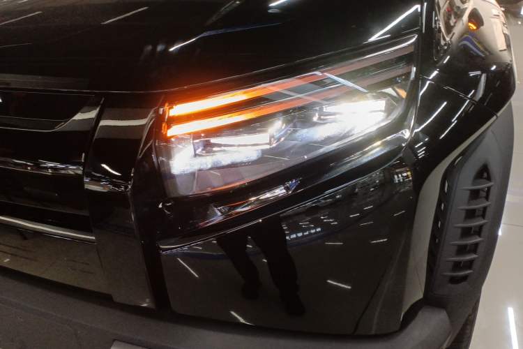 Used Formula Leopard Titanium 3 2025 501KM All-Wheel Drive Intelligent Driving Ultra Version