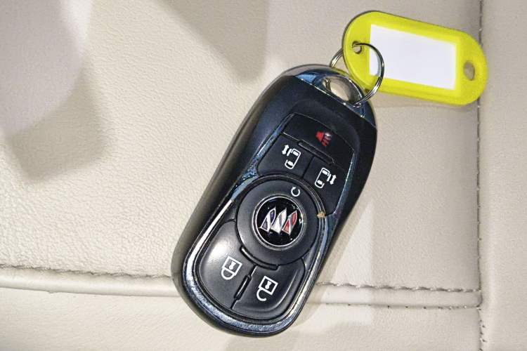 Used Buick GL8 2022 ES Landtrek 653T Luxury Edition