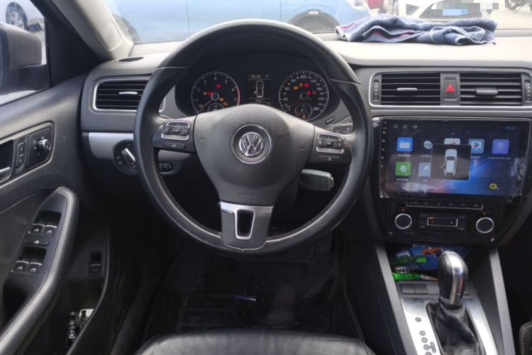 Used Volkswagen Sagitar 2014 Revised Version 1.4TSI Automatic Luxury Edition Steering Wheel