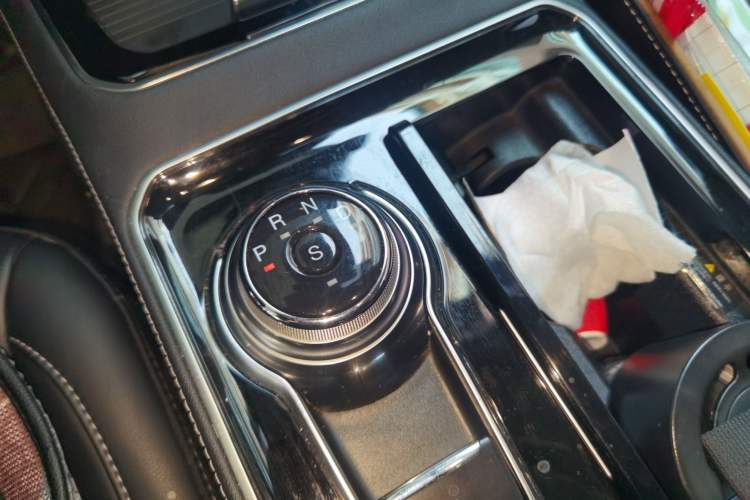 Used Ford Edge 2021 PLUS EcoBoost 245 Two-Wheel-Drive Titanium 7-Seater
