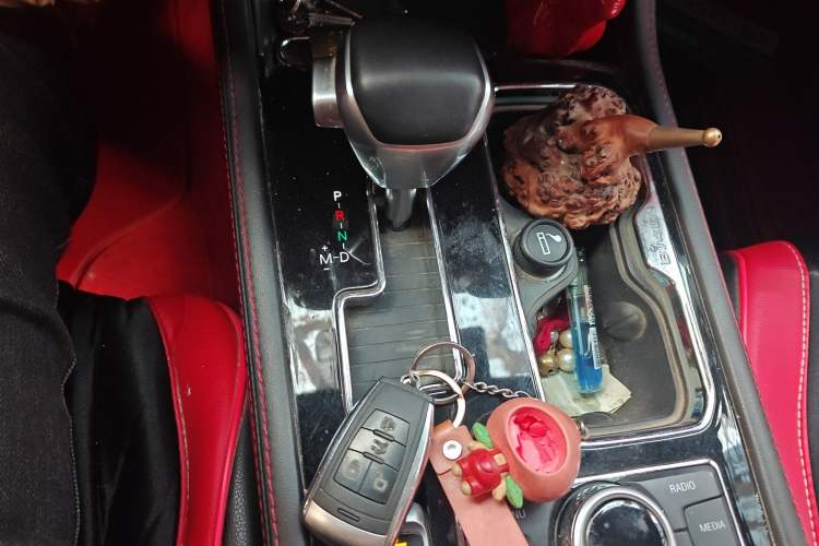 Used BAIC Off-Road BJ40 2019 2.3T Automatic Four-Wheel Drive Urban Hunter Edition Premium Model China VI Emission Standard