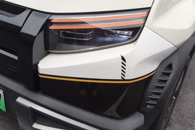 Used Formula Leopard Titanium 3 2025 501KM All-Wheel Drive Intelligent Driving Ultra Version Left Front Headlight