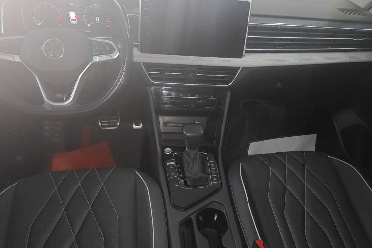 Used Volkswagen Tiguan L 2024 330TSI Automatic Two-Wheel Drive R-Line Enhanced Edition
