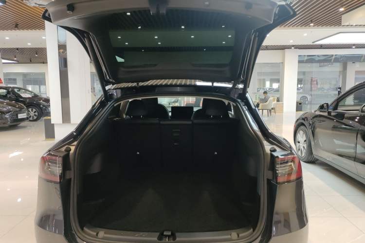 Used Tesla Model Y 2024 Rear-Wheel-Drive Version Trunk