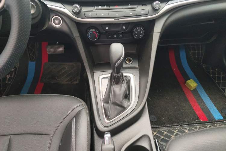 Used Buick GT 2021 Revised Version Flagship 1.5L Automatic Elite Edition Gear Lever