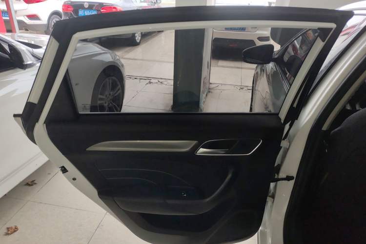 Used Roewe i6 2020 PLUS 1.6L CVT 4G Connected Glory Flagship Edition