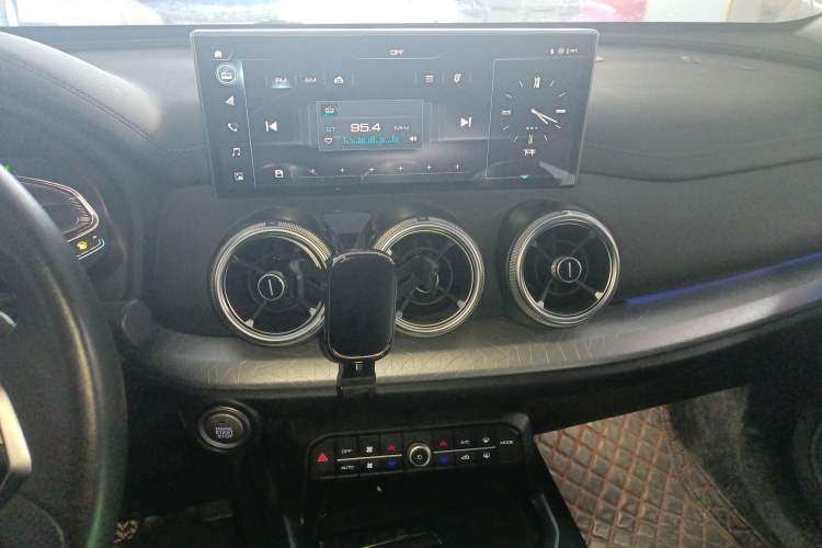 Used Wey VV5 2021 1.5T Two-Wheel Drive Smart Pioneer