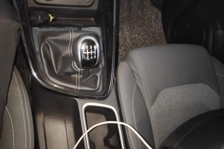 Used Baojun 530 2020 1.5T Manual Comfort Version 7 Seats Gear Lever