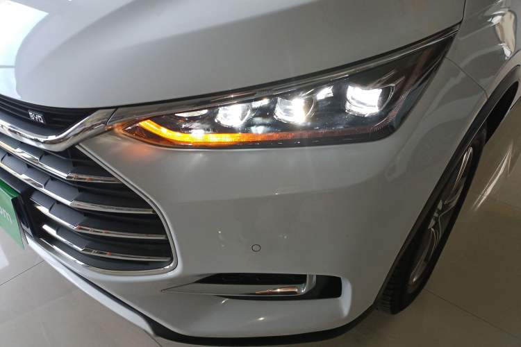 Used BYD Tang 2019 2.0T Automatic SmartConnect Luxury Edition 7 Seats China VI Standard
